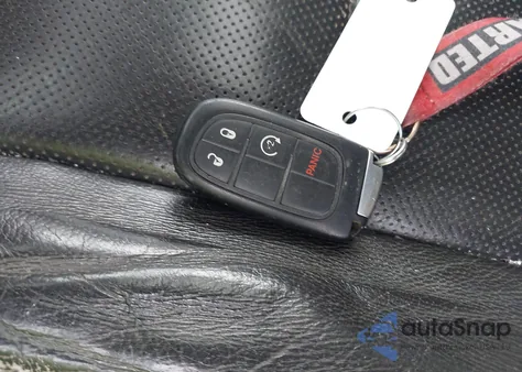 2015 Ram 1500 Sport из США, поврежденный, VIN 1C6RR7HT9FS571348